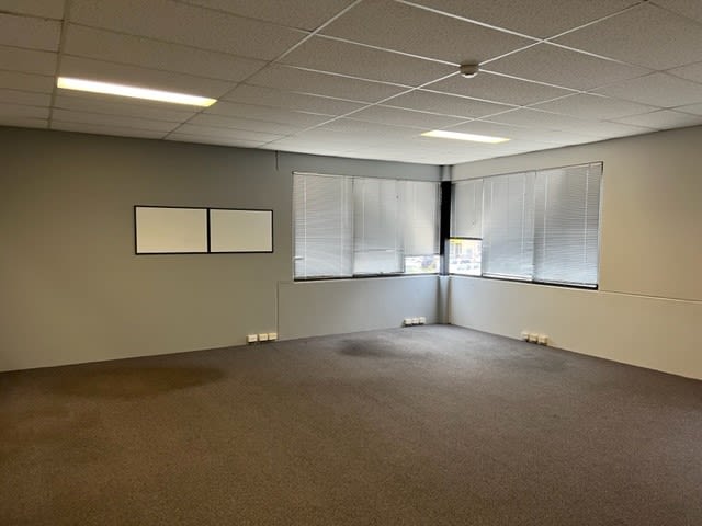 Click to view all images 1/203 Star Street Welshpool WA 6106 - Image 2