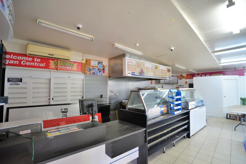 Click to view all images 1/162 Jacaranda Avenue Logan Central QLD 4114 - Image 3