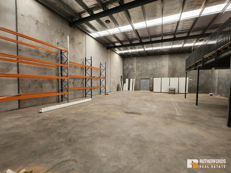 Click to view all images 114 Munro Avenue Sunshine North VIC 3020 - Image 3