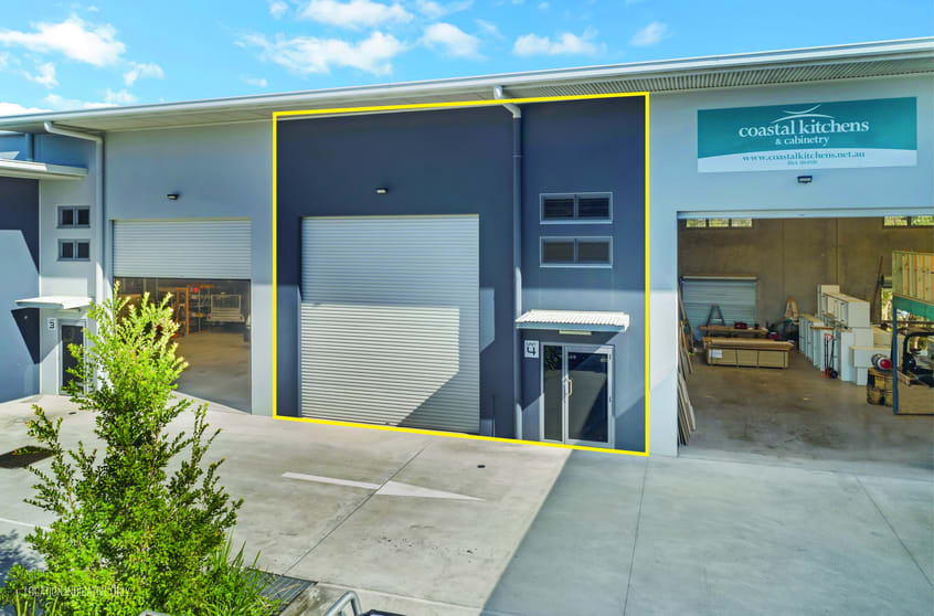 Click to view all images 4/2 Venture Close Coolum Beach QLD 4573 - Image 1