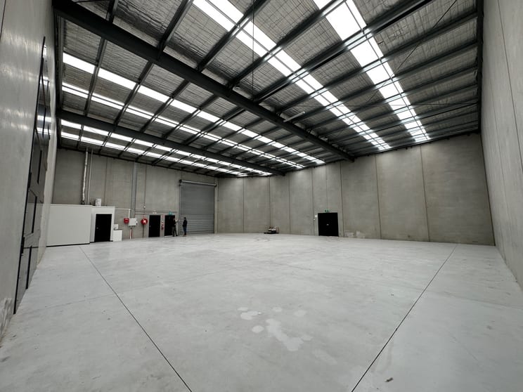 Click to view all images 2/76 Wedgewood Road Hallam VIC 3803 - Image 3