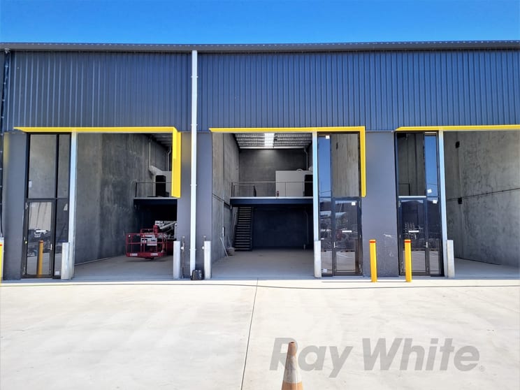 Click to view all images 9/1305 Lytton Road Hemmant QLD 4174 - Image 2
