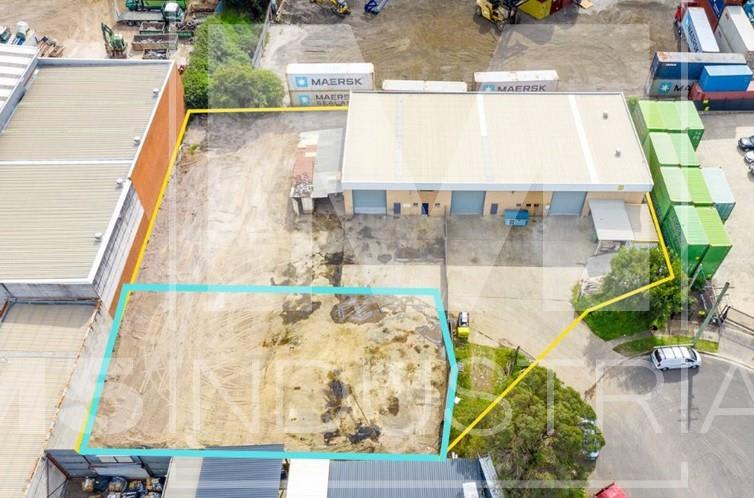 Click to view all images Yard/6 Pat Devlin Close Chipping Norton NSW 2170 - Image 2