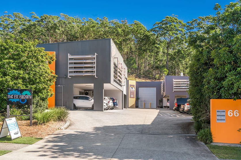 Click to view all images Unit 2/66 Township Drive Burleigh Heads QLD 4220 - Image 2