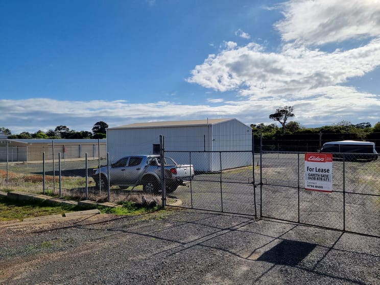 Click to view all images 11 Ilmenite Crescent Capel WA 6271 - Image 1
