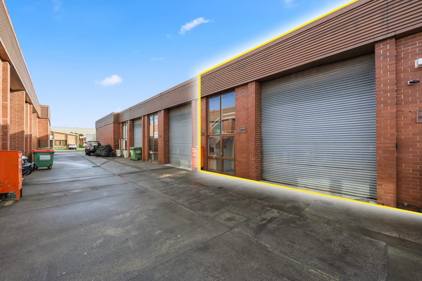 Click to view all images 4/18-20 Roberna Street Moorabbin VIC 3189 - Image 2