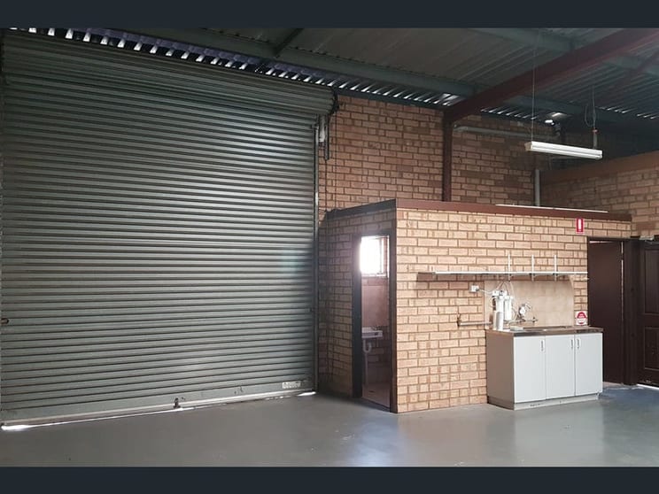 Click to view all images 1/16 Vale Street Malaga WA 6090 - Image 2