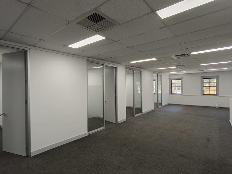 Click to view all images 1st Floor, 324 Peel Street Tamworth NSW 2340 - Image 1