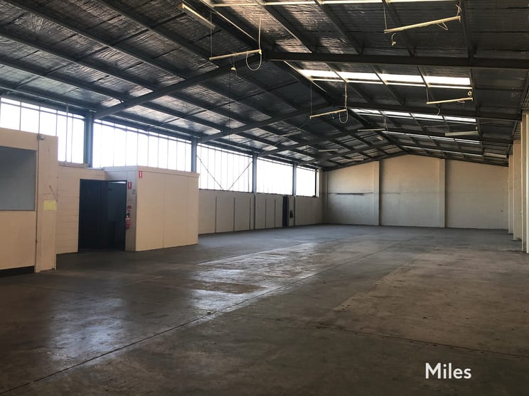 Click to view all images 75 Gower Street Preston VIC 3072 - Image 3