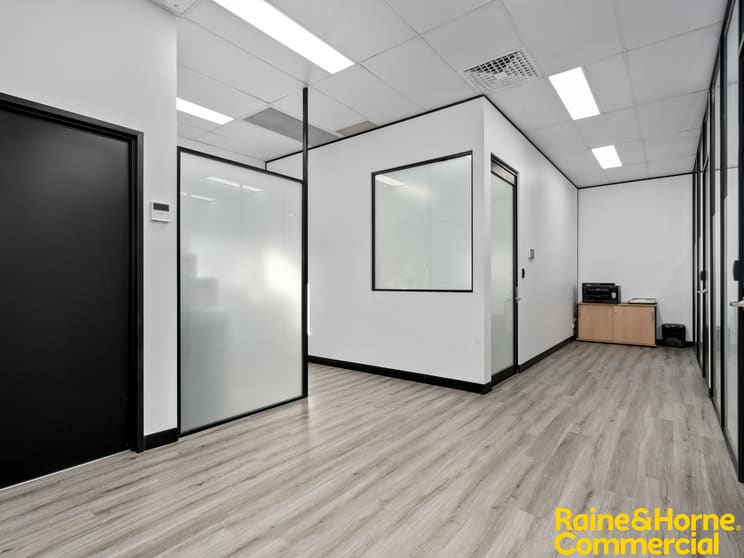 Click to view all images 13/504 Victoria Street Wetherill Park NSW 2164 - Image 3