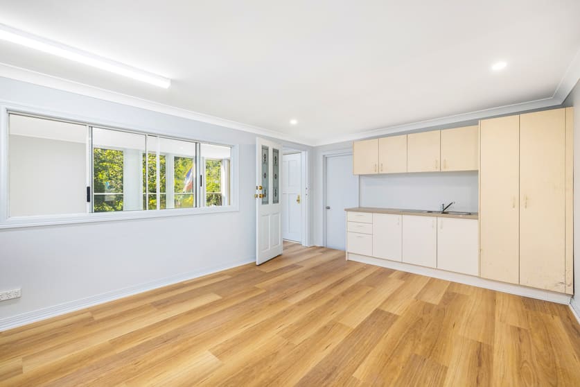 Click to view all images 862A Pittwater Road Dee Why NSW 2099 - Image 3