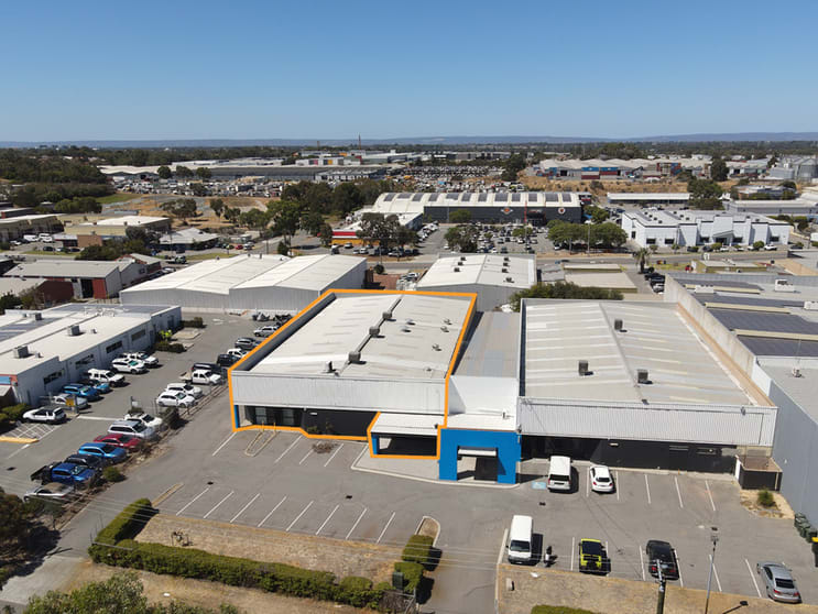 Click to view all images 25 Port Pirie Street Bibra Lake WA 6163 - Image 2
