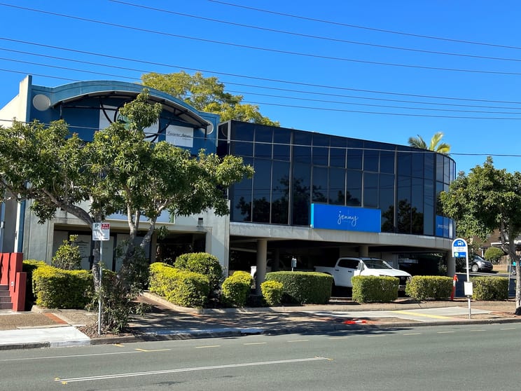 Click to view all images 2 Collene Grove Springwood QLD 4127 - Image 1