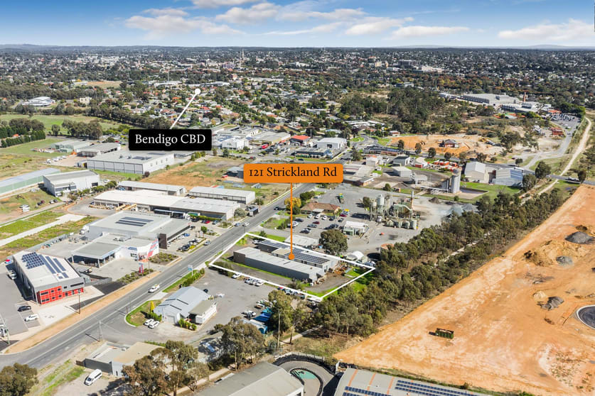 Click to view all images 121 Strickland Road East Bendigo VIC 3550 - Image 2