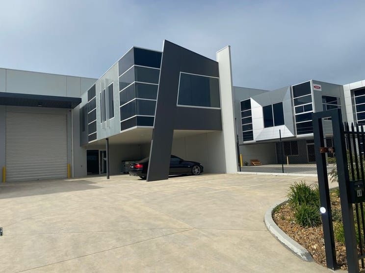 Click to view all images 49 Indian Drive Keysborough VIC 3173 - Image 1