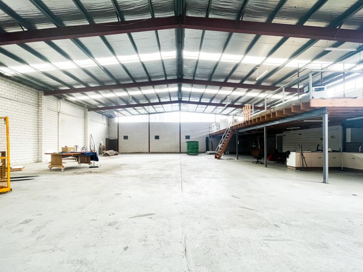 Click to view all images 2/1821 Ferntree Gully Road Ferntree Gully VIC 3156 - Image 2