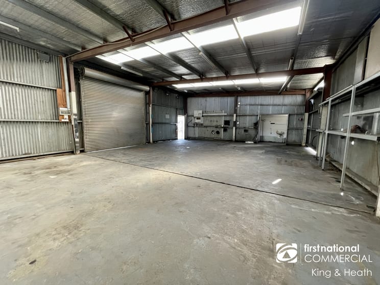 Click to view all images 3/627 Main Street Bairnsdale VIC 3875 - Image 3