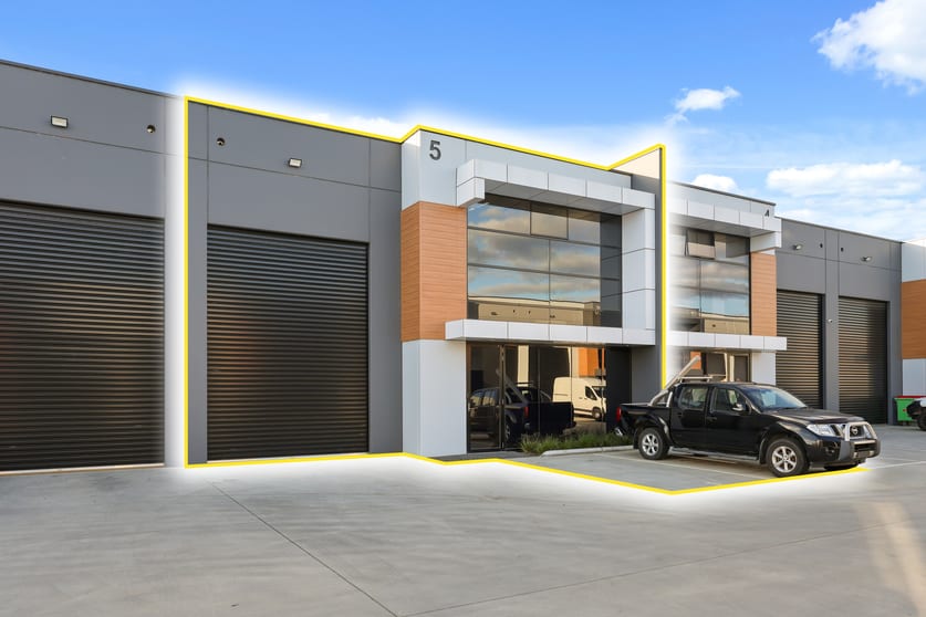 Click to view all images 5 Ebony Close Springvale VIC 3171 - Image 1