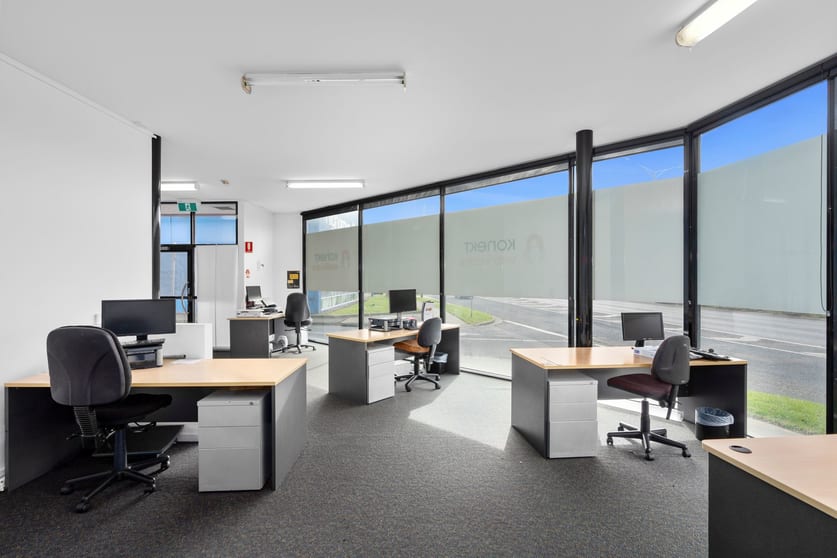 1/172 Latrobe Terrace Geelong West VIC 3218 - Image 2