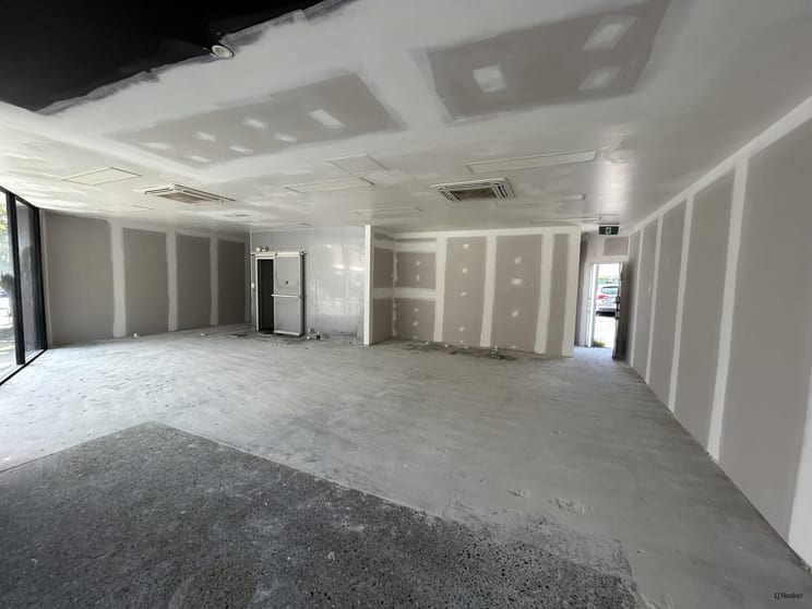 Click to view all images 2/3 Mountain View Avenue Miami QLD 4220 - Image 3