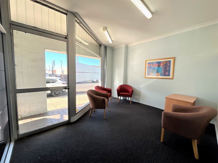 Click to view all images 1 & 2/108 Beardy Street Armidale NSW 2350 - Image 2