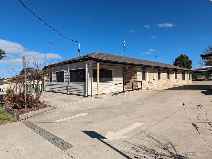 Click to view all images 11 Westland Street Rockville QLD 4350 - Image 1