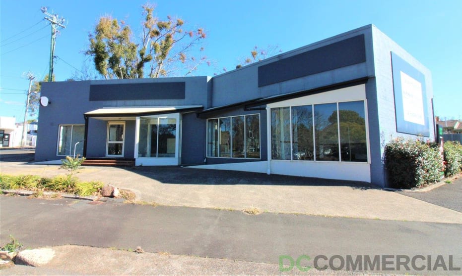 Click to view all images 87 Herries Street East Toowoomba QLD 4350 - Image 2