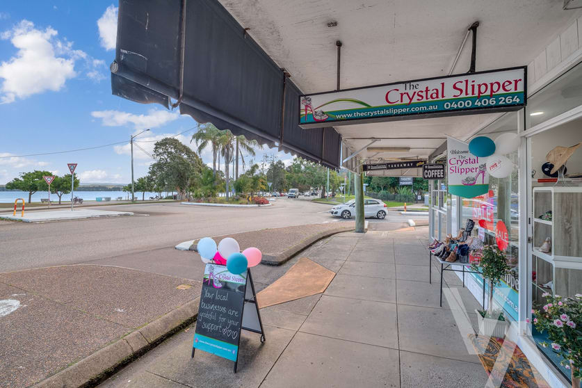 Click to view all images 438 The Esplanade Warners Bay NSW 2282 - Image 2