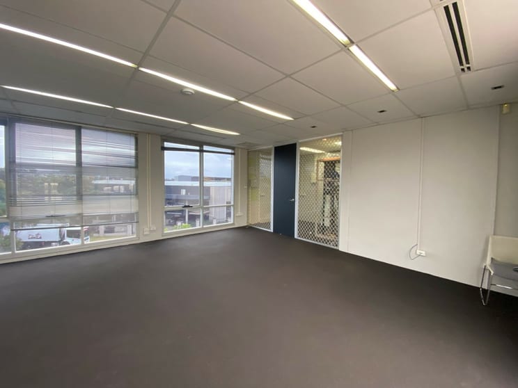 Click to view all images 1a/35 Mangrove Lane Taren Point NSW 2229 - Image 2