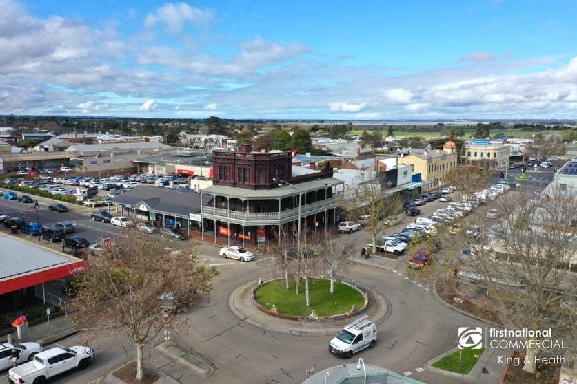Click to view all images Office 7/11 Bailey Street Bairnsdale VIC 3875 - Image 1