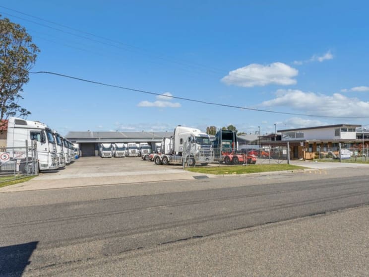 Click to view all images Fairfield East NSW 2165 - Image 3