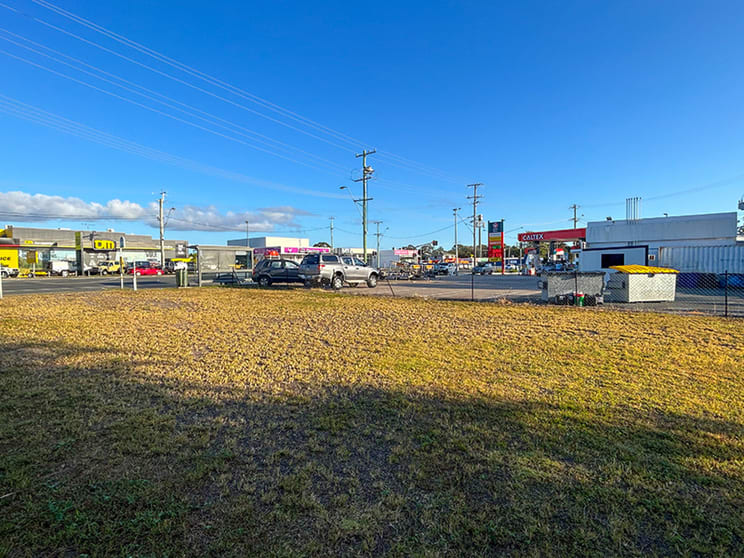 Click to view all images 695 Nicklin Way Currimundi QLD 4551 - Image 3