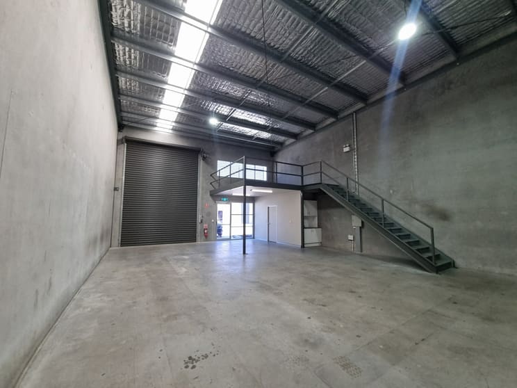 Click to view all images 7/8 Gibbens Road West Gosford NSW 2250 - Image 3