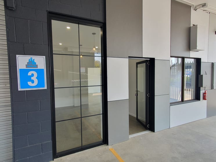 Click to view all images Currumbin QLD 4223 - Image 3