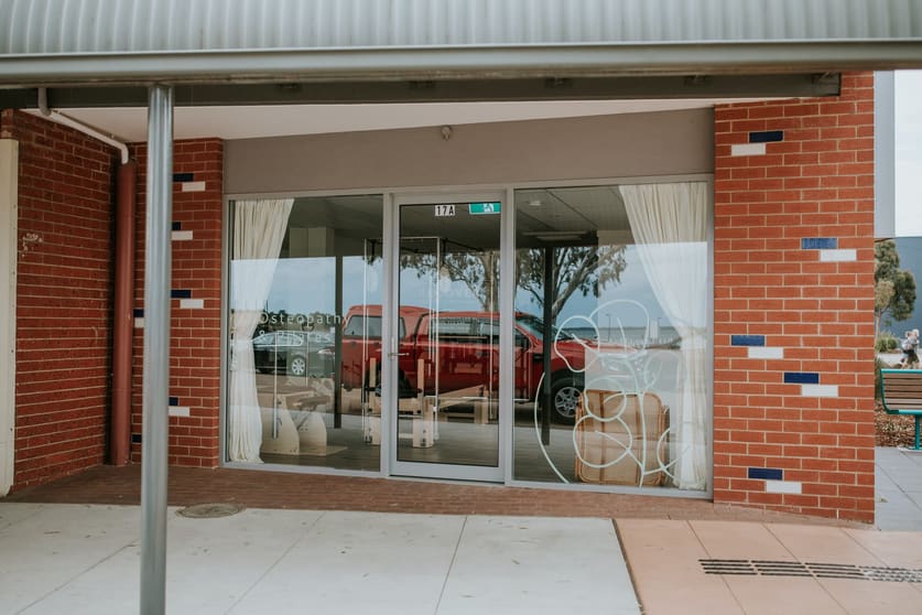 Click to view all images 17A Esplanade Paynesville VIC 3880 - Image 3