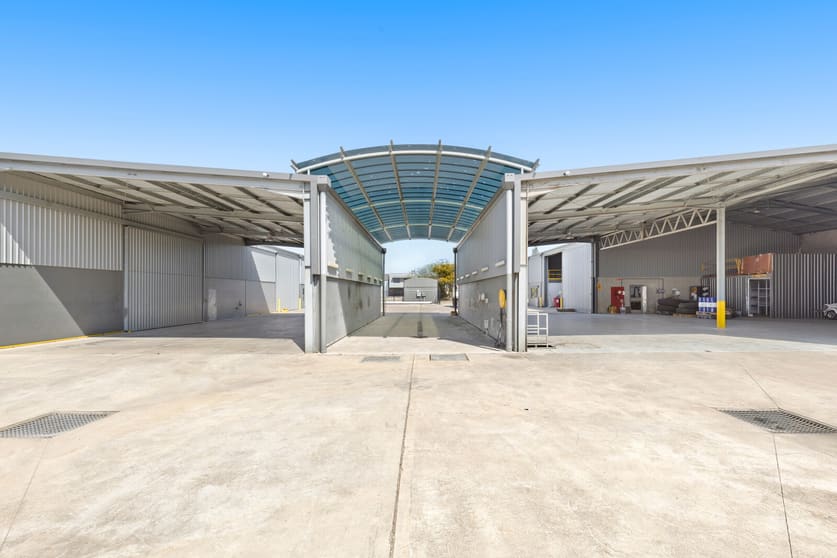 Click to view all images 42-44 Bradmill Avenue Rutherford NSW 2320 - Image 2
