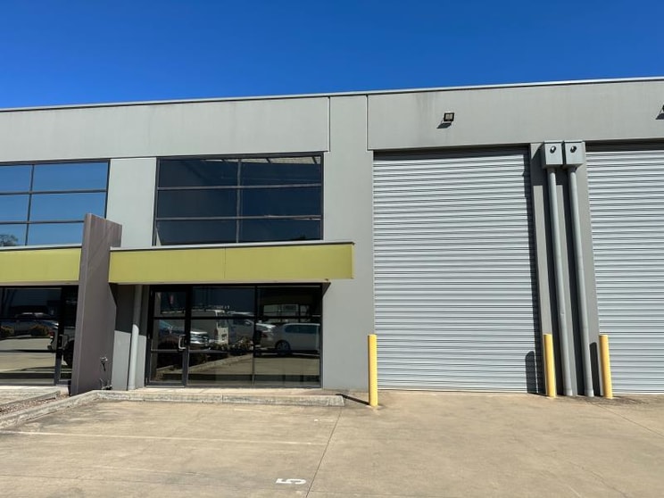 Click to view all images Unit 5/25 Conquest Way Hallam VIC 3803 - Image 1