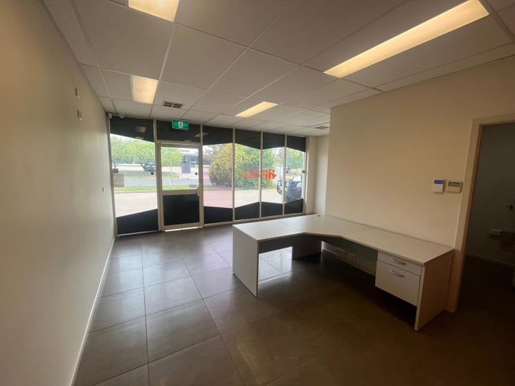 Click to view all images Unit 2/99-101 Elsham Avenue Orange NSW 2800 - Image 2