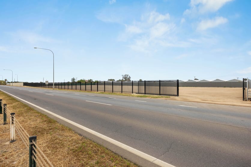 Click to view all images 1387-1395 Port Wakefield Road Waterloo Corner SA 5110 - Image 3