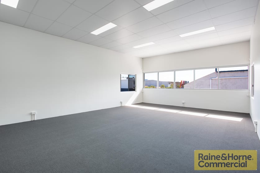 Click to view all images 3/15 Bailey Court Brendale QLD 4500 - Image 3