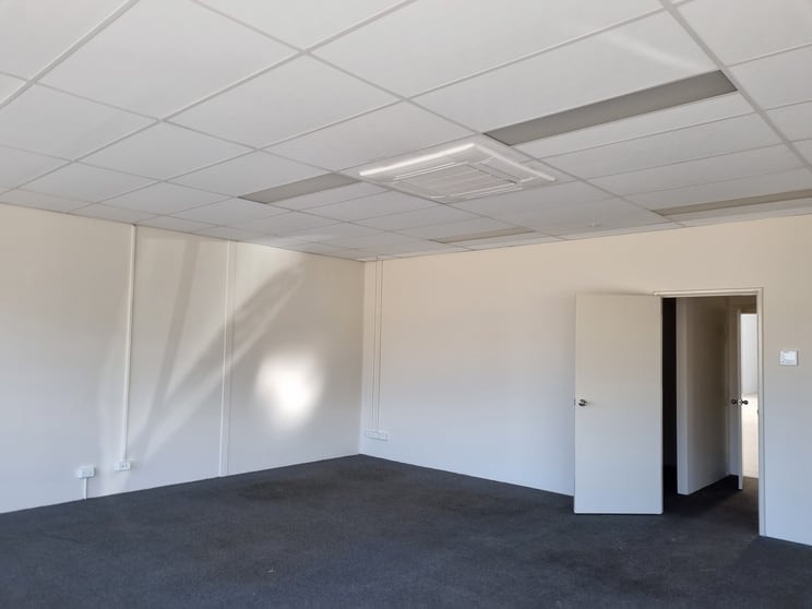 Click to view all images 2/48 Kelvin Road Maddington WA 6109 - Image 3