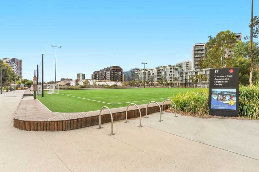 Click to view all images 2/6 Rose Valley Way Zetland NSW 2017 - Image 3