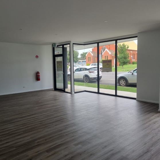 Click to view all images 12 CRAWFORD STREET Seymour VIC 3660 - Image 2