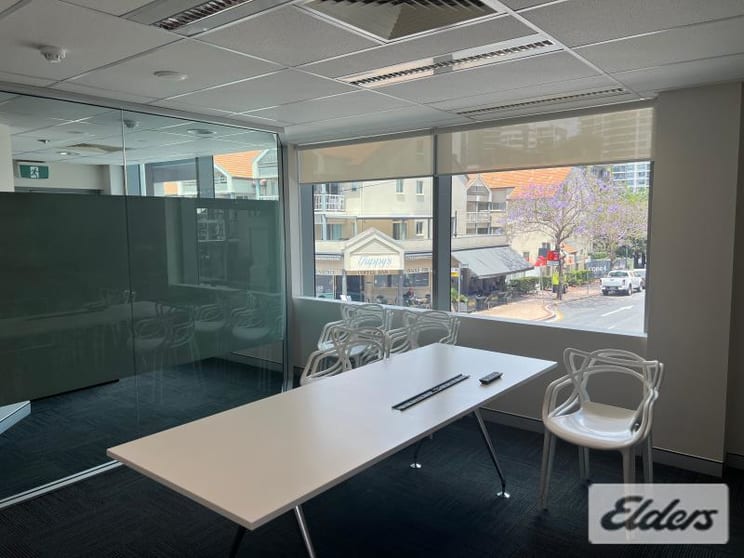 Click to view all images Suite 6/22 Baildon Street Kangaroo Point QLD 4169 - Image 3