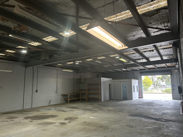 Click to view all images 1/12 Norton Drive Melton VIC 3337 - Image 3