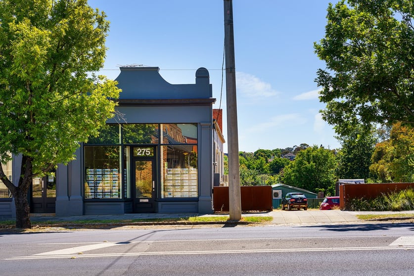 Click to view all images 275 Barker Street Castlemaine VIC 3450 - Image 1