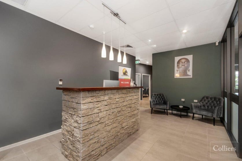 Click to view all images 3/153-155 Charters Towers Road Hyde Park QLD 4812 - Image 3