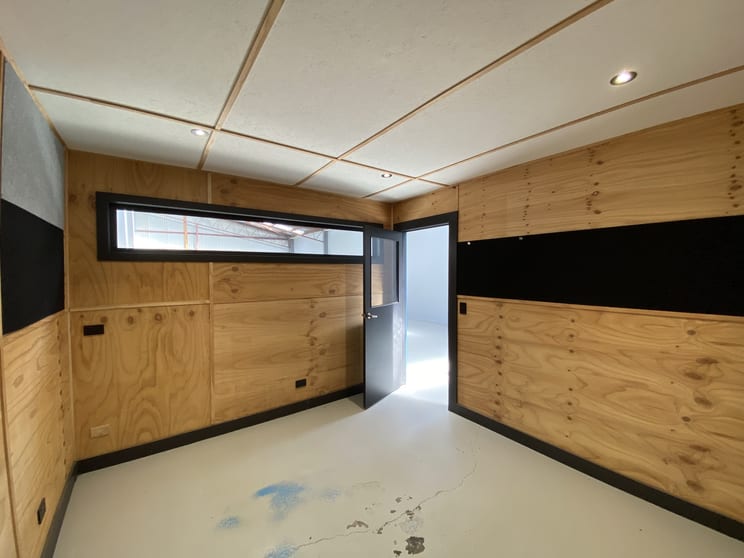 Click to view all images 2/15-21 Armstrong Street North Geelong VIC 3215 - Image 2