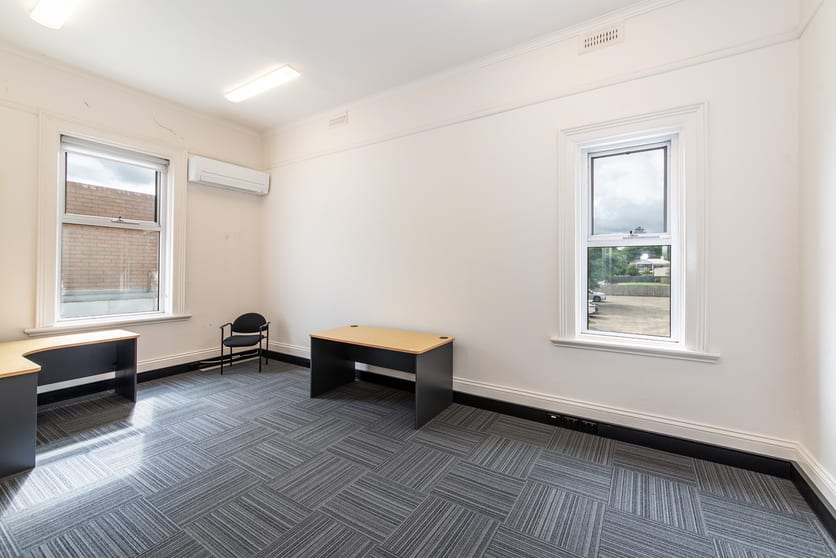 Click to view all images Office 3/1/62 Gray Street Hamilton VIC 3300 - Image 1