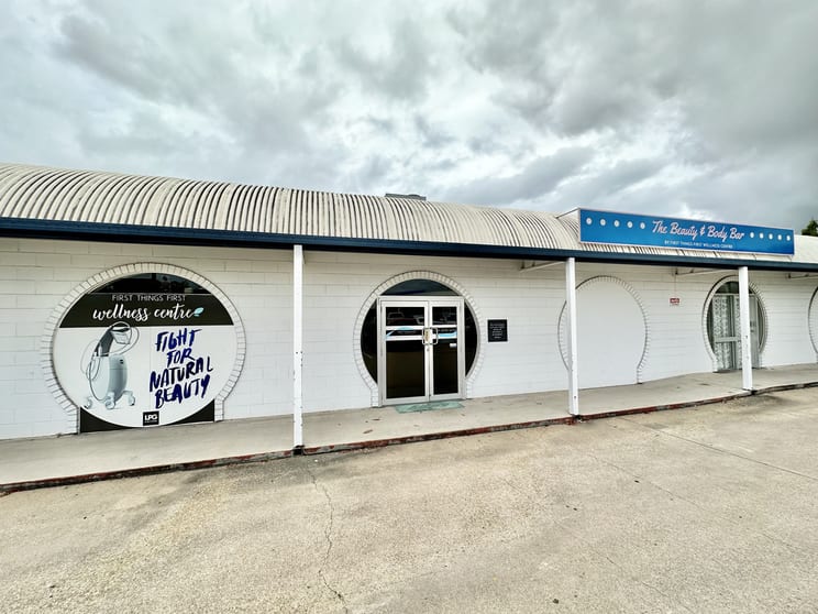 Click to view all images Suite 6/208-210 Charters Towers Road Hermit Park QLD 4812 - Image 2